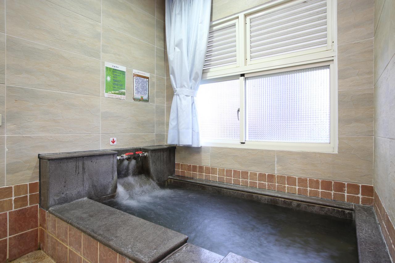 Cyuan Tang Hot Spring Hotel Jiaoxi Exterior photo